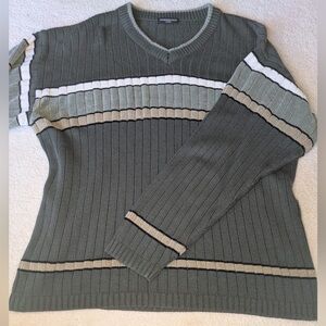 Men's V-Neck Sweater in Green and Cream